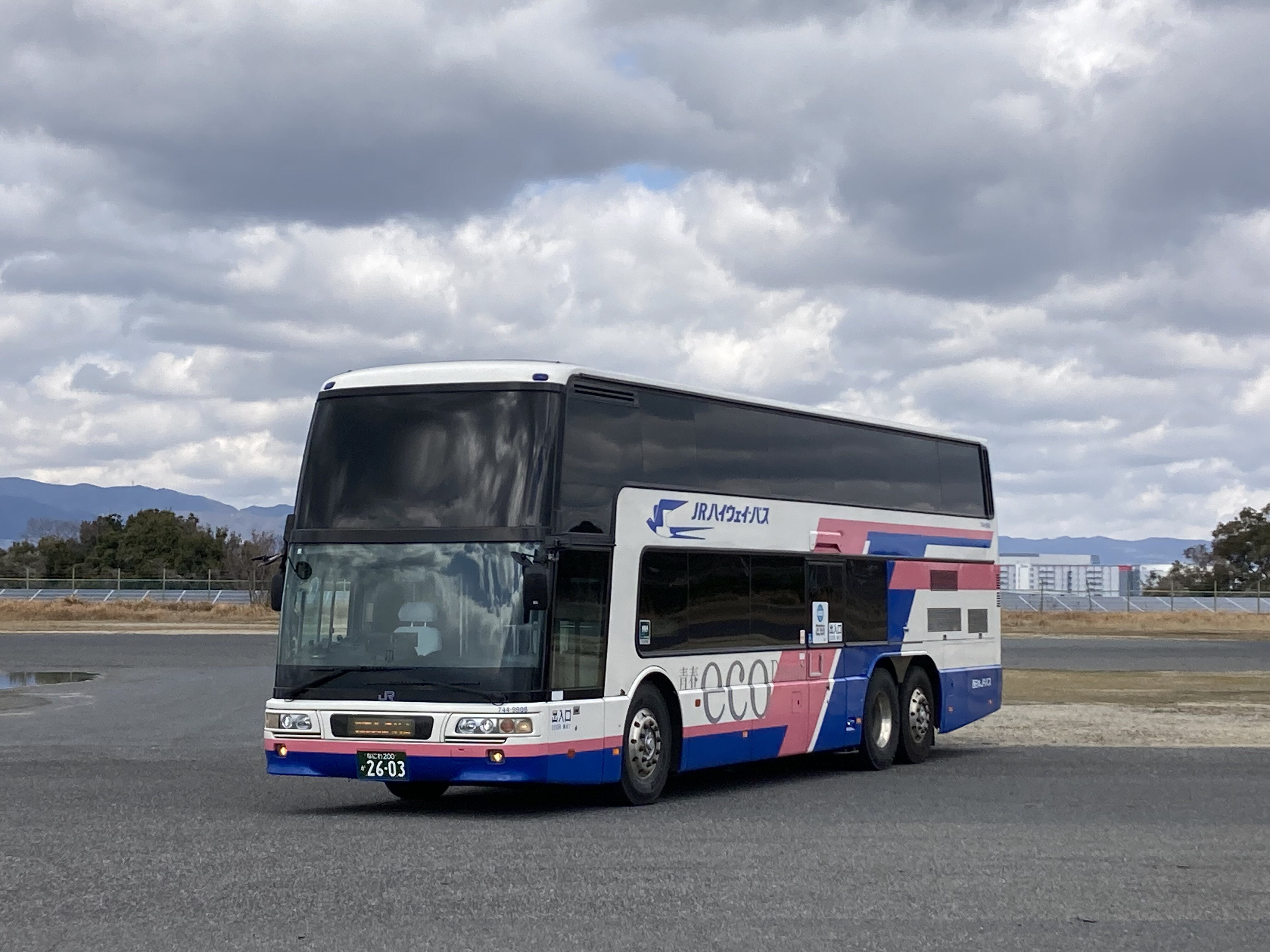 西バスエアロキング2(日本旅行提供).jpg